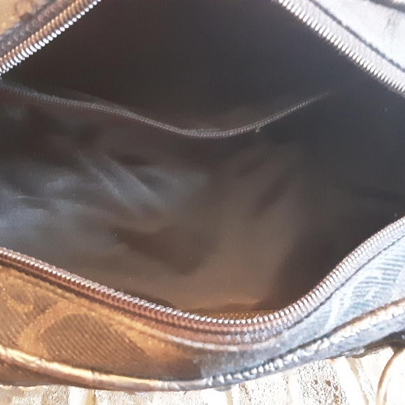 BLACK STUDDED HANDBAG/PURSE - Picture 4 of 7